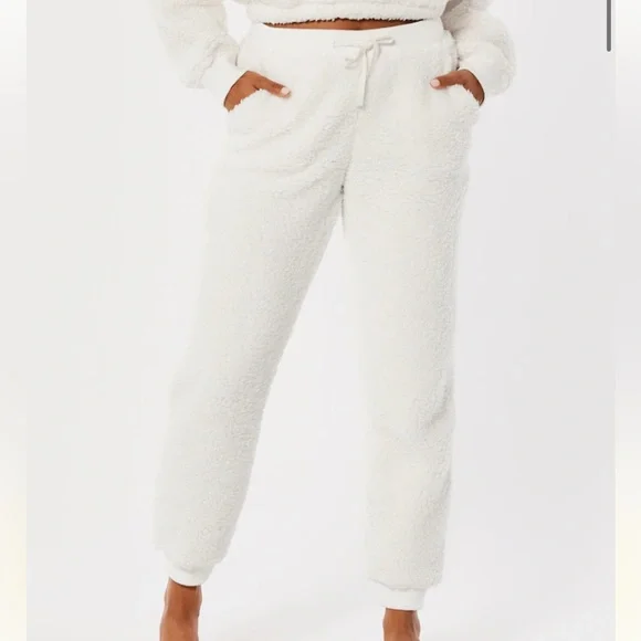 Hollister Gilly Hicks Sherpa Joggers